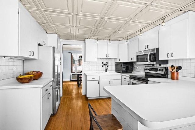 312 N 40th Avenue E, Duluth, MN 55804