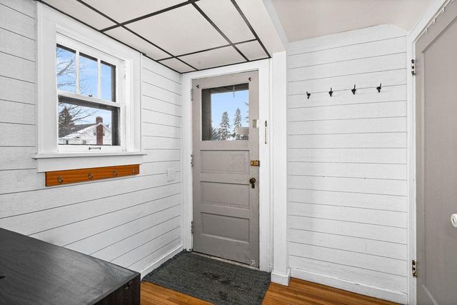 312 N 40th Avenue E, Duluth, MN 55804