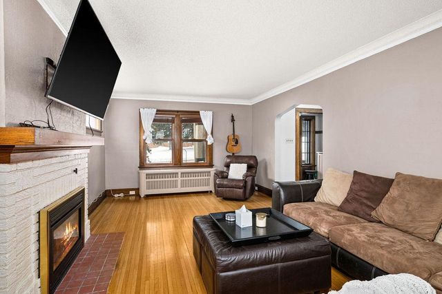 312 N 40th Avenue E, Duluth, MN 55804