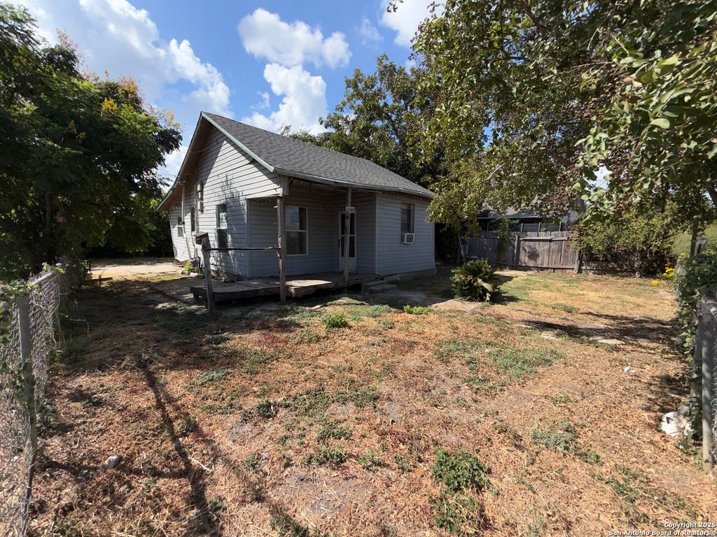 1230 Sherman, San Antonio, TX 78202