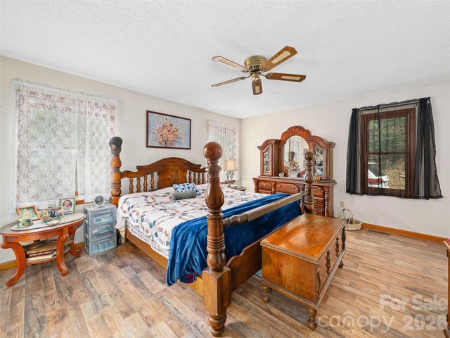 129 Kantagree Drive, Bakersville, NC 28705