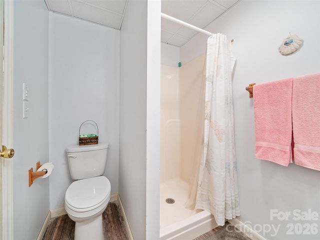 129 Kantagree Drive, Bakersville, NC 28705
