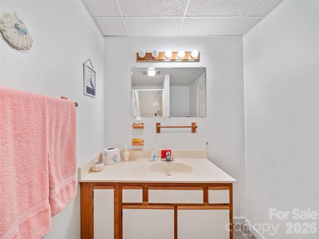 129 Kantagree Drive, Bakersville, NC 28705