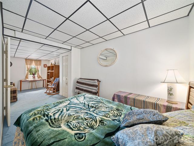 129 Kantagree Drive, Bakersville, NC 28705