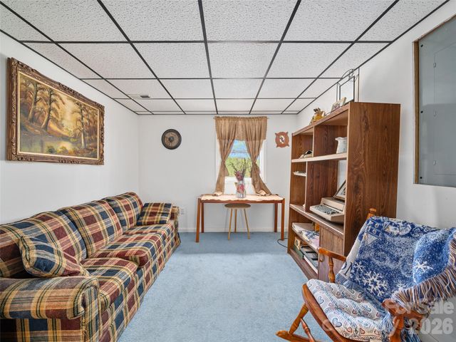 129 Kantagree Drive, Bakersville, NC 28705
