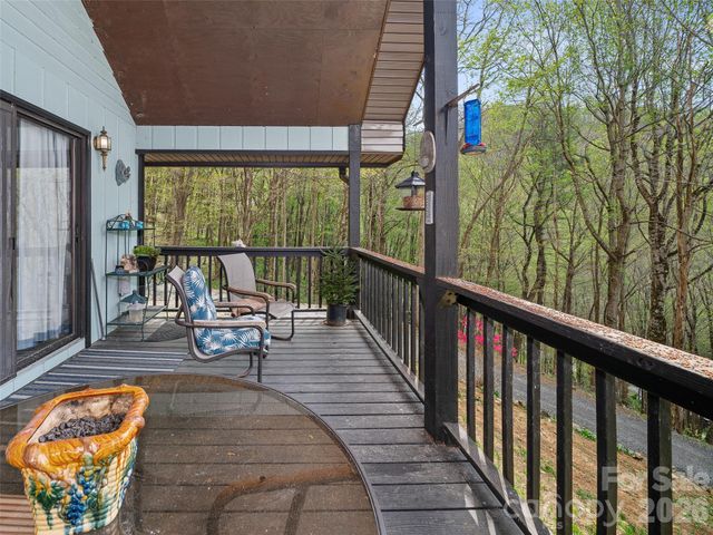 129 Kantagree Drive, Bakersville, NC 28705