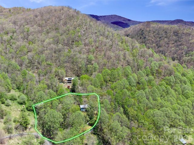 129 Kantagree Drive, Bakersville, NC 28705