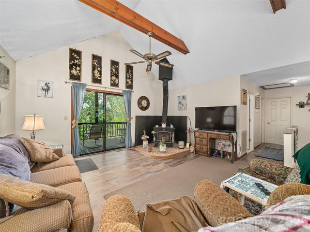 129 Kantagree Drive, Bakersville, NC 28705