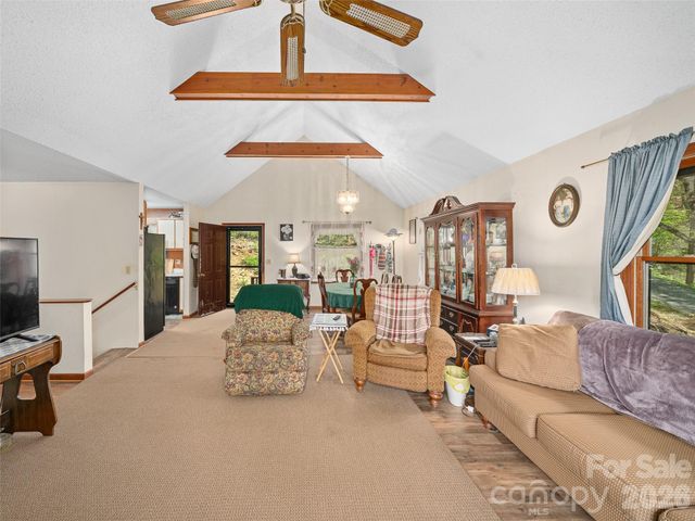 129 Kantagree Drive, Bakersville, NC 28705