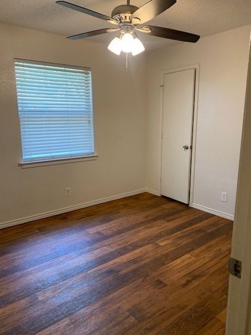 1149 Landsdale Lane, Saginaw, TX 76179