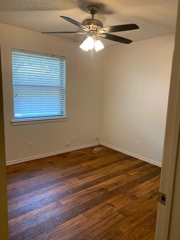 1149 Landsdale Lane, Saginaw, TX 76179
