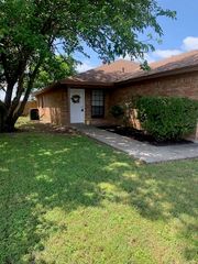 1149 Landsdale Lane, Saginaw, TX 76179