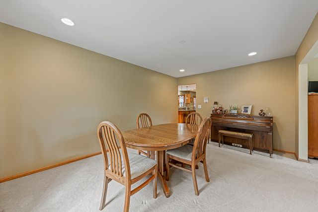 12054 Blackthorne Ridge Drive, Mokena, IL 60448