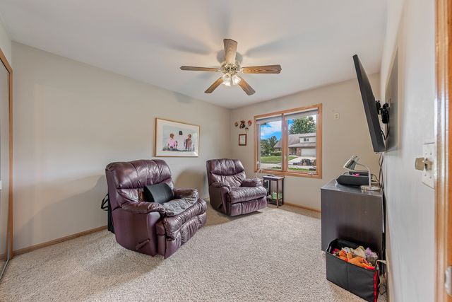 12054 Blackthorne Ridge Drive, Mokena, IL 60448