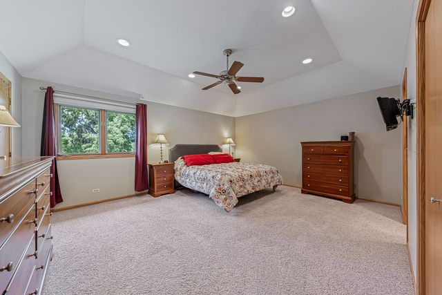 12054 Blackthorne Ridge Drive, Mokena, IL 60448