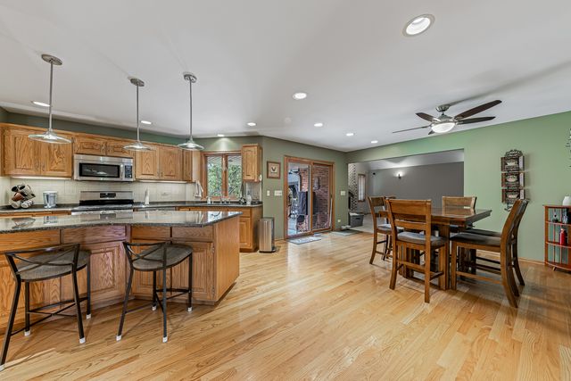 12054 Blackthorne Ridge Drive, Mokena, IL 60448