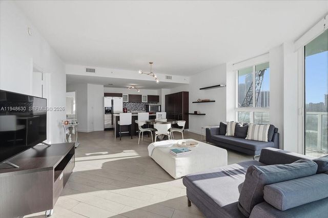 1900 N Bayshore Dr 1518, Miami, FL 33132