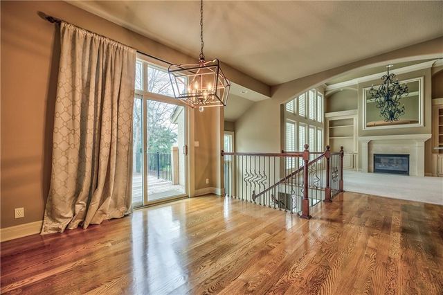 9638 Zarda Drive, Lenexa, KS 66227