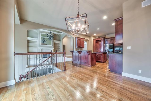 9638 Zarda Drive, Lenexa, KS 66227