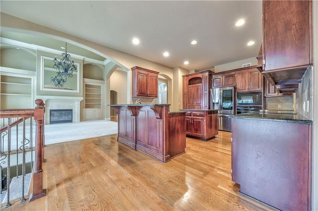 9638 Zarda Drive, Lenexa, KS 66227