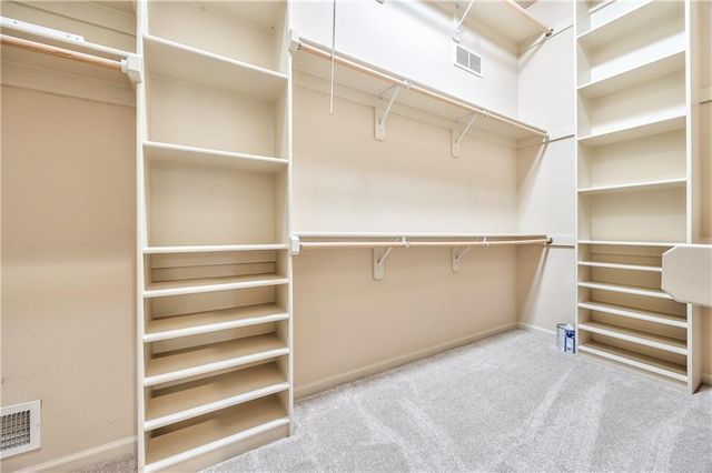 9638 Zarda Drive, Lenexa, KS 66227