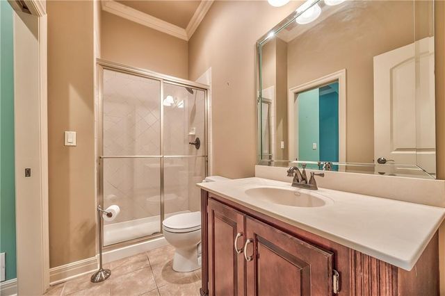 9638 Zarda Drive, Lenexa, KS 66227