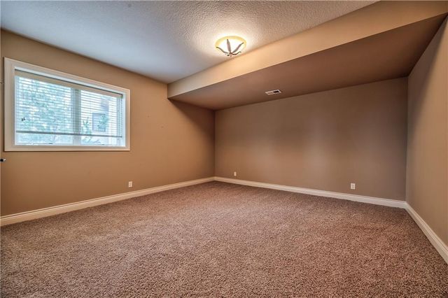 9638 Zarda Drive, Lenexa, KS 66227