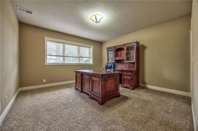 9638 Zarda Drive, Lenexa, KS 66227