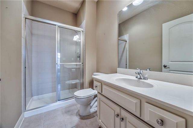 9638 Zarda Drive, Lenexa, KS 66227