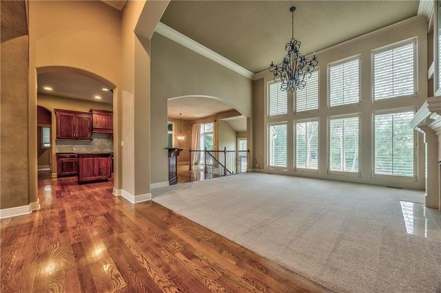 9638 Zarda Drive, Lenexa, KS 66227