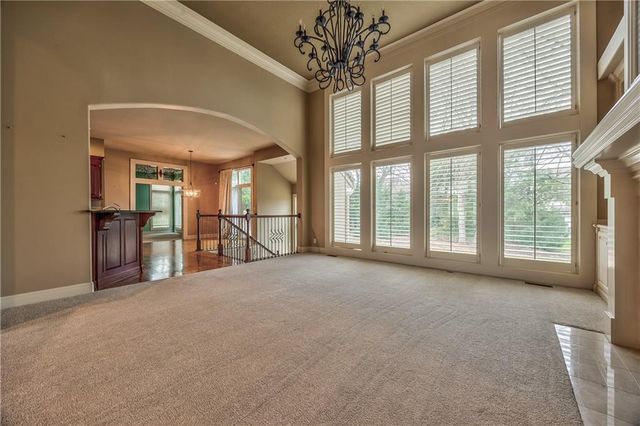 9638 Zarda Drive, Lenexa, KS 66227