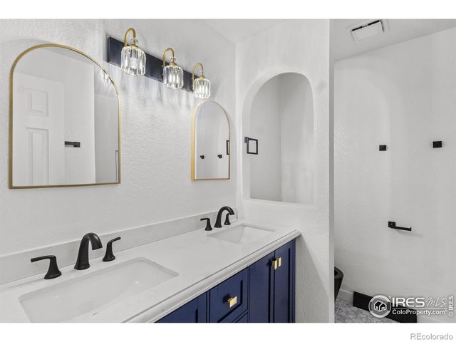 1080 S Garrison Street, Lakewood, CO 80226