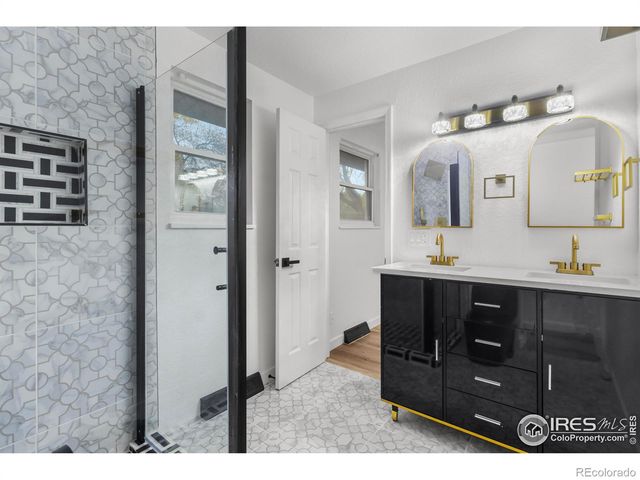 1080 S Garrison Street, Lakewood, CO 80226