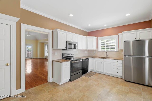 13615 Arbor Crest Cir, Louisville, KY 40245