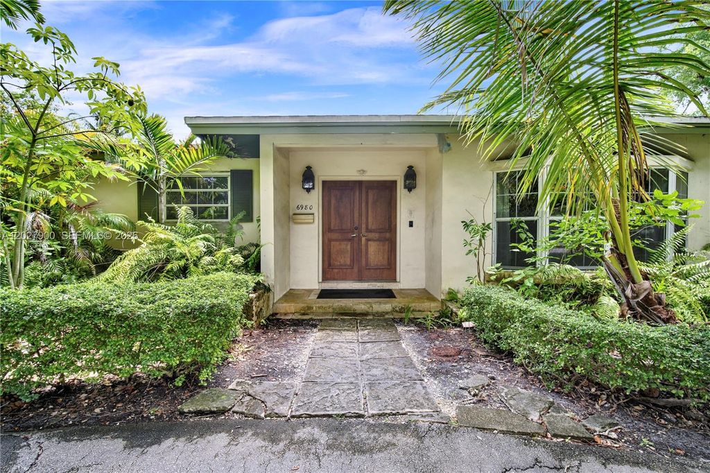 6980 SW 104th Street, Pinecrest, FL 33156