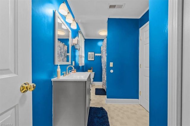 724 E Main Street, Seagrove, NC 27341