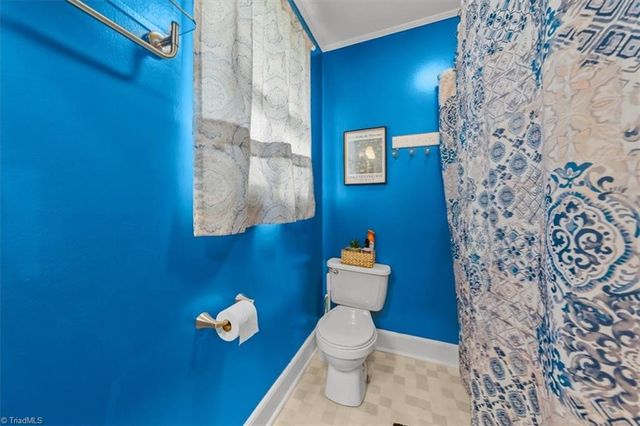 724 E Main Street, Seagrove, NC 27341