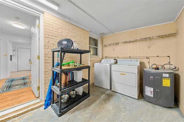 724 E Main Street, Seagrove, NC 27341