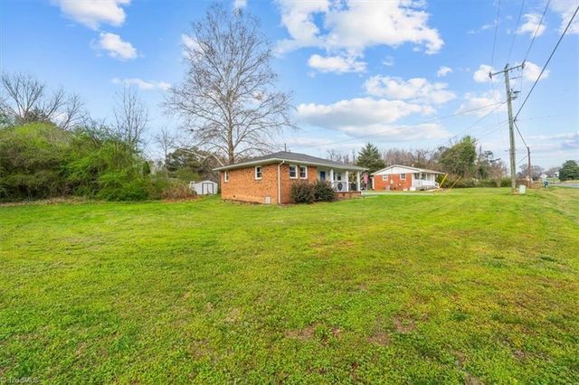 724 E Main Street, Seagrove, NC 27341