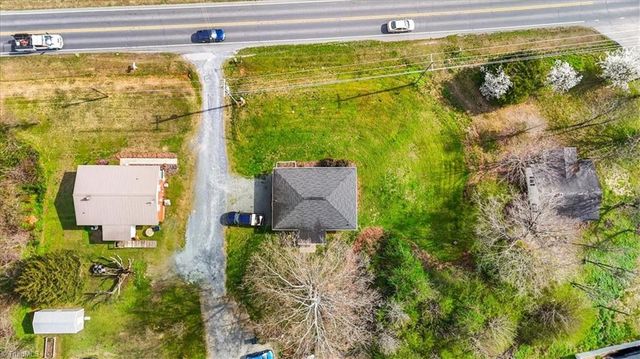 724 E Main Street, Seagrove, NC 27341