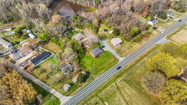 724 E Main Street, Seagrove, NC 27341