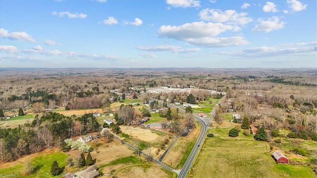 724 E Main Street, Seagrove, NC 27341