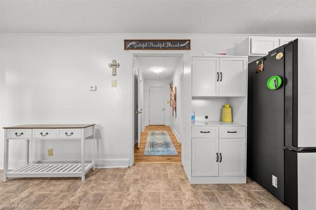 724 E Main Street, Seagrove, NC 27341