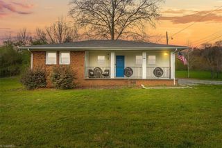 724 E Main Street, Seagrove, NC 27341