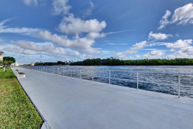 350 Horizons E 206, Boynton Beach, FL 33435