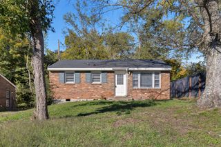 1221 Poplar St, Clarksville, TN 37040