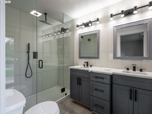 16414 Ne 159TH St, Brush Prairie, WA 98606