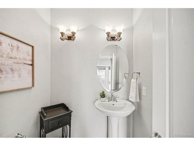 2783 Southshire Rd, Highlands Ranch, CO 80126