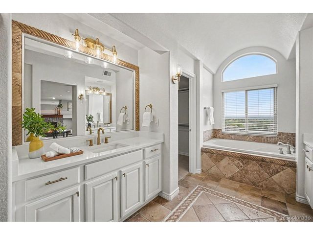 2783 Southshire Rd, Highlands Ranch, CO 80126