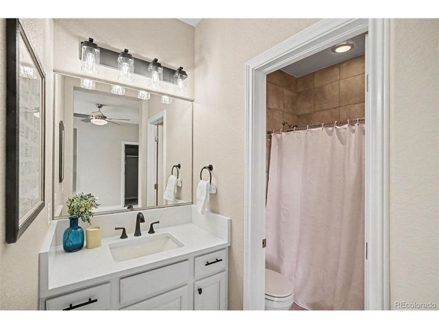 2783 Southshire Rd, Highlands Ranch, CO 80126